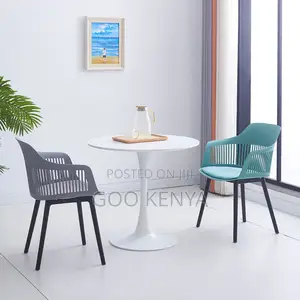 Home Table; Elegant Round Marble Dining Table