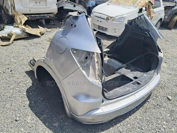 Honda Vezel Rear Cut
