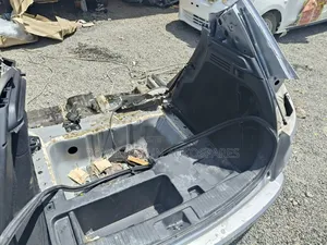 Honda Vezel Rear Cut