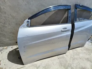 Honda Vezel Doors