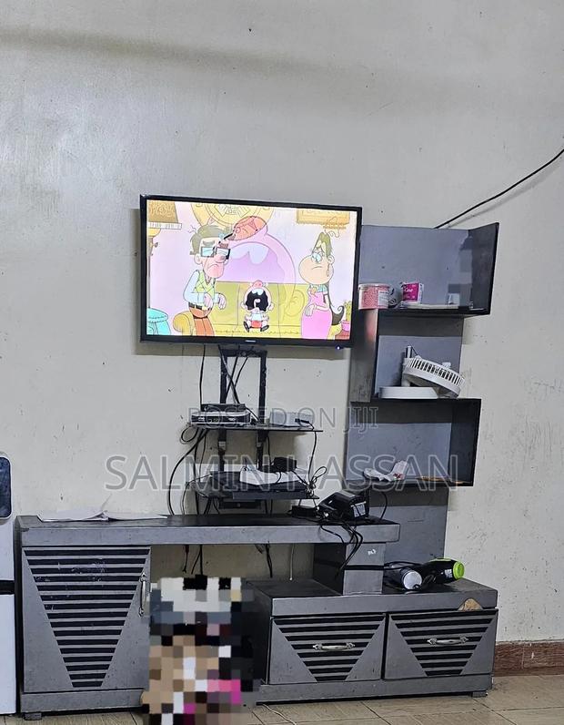 Showcase and Tv Best Price