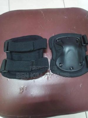 Tactical Knee Caps Black Padded With Abs Plastic Outer Shell - thumbnail 2