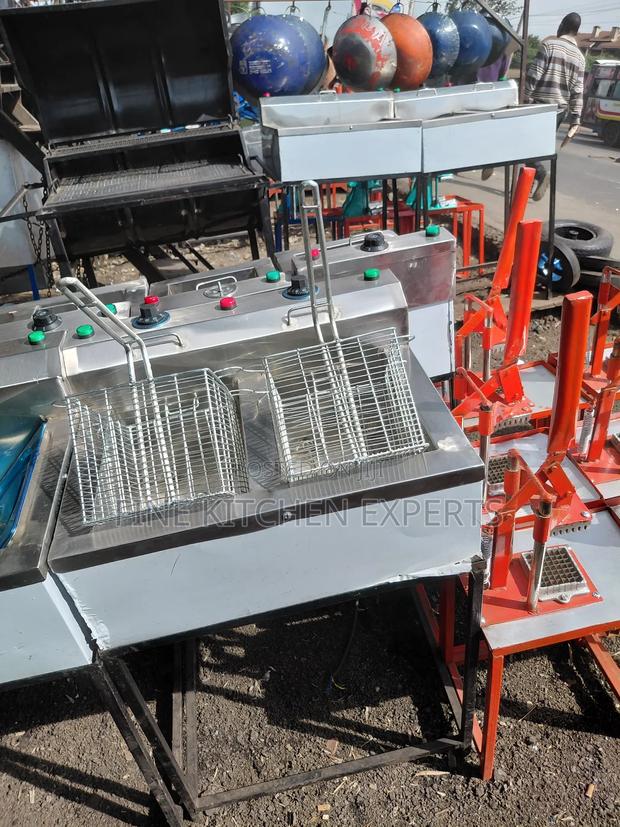 Single Coiled Double Fryer With 2 Baskets.