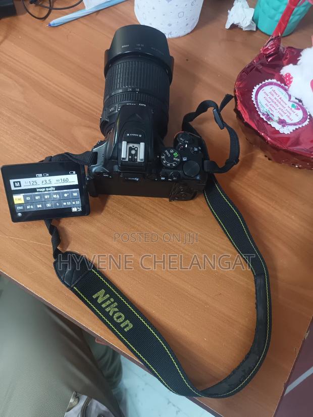 Nikon D5500 Camera Complete With 18-105mm Lens,Charger , Battery - thumbnail 2