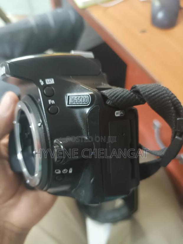 Nikon D5500 Camera Complete With 18-105mm Lens,Charger , Battery - thumbnail 6