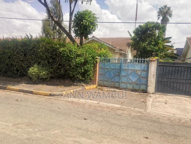 4bdrm Bungalow in 2Nd Avenue, Fedha for sale