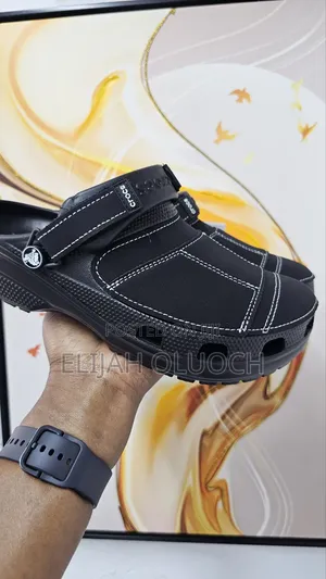 Crocs Yukon - Black 
Quality