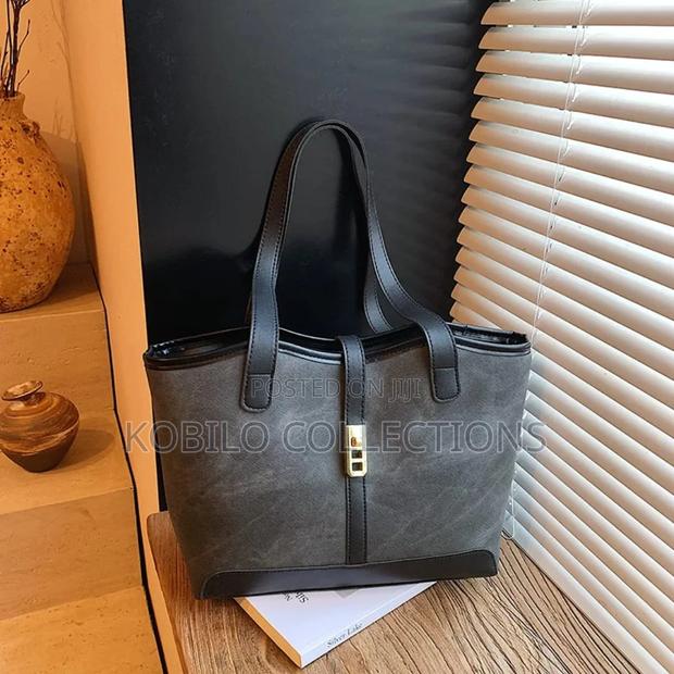 Ladies Handbags - thumbnail 3