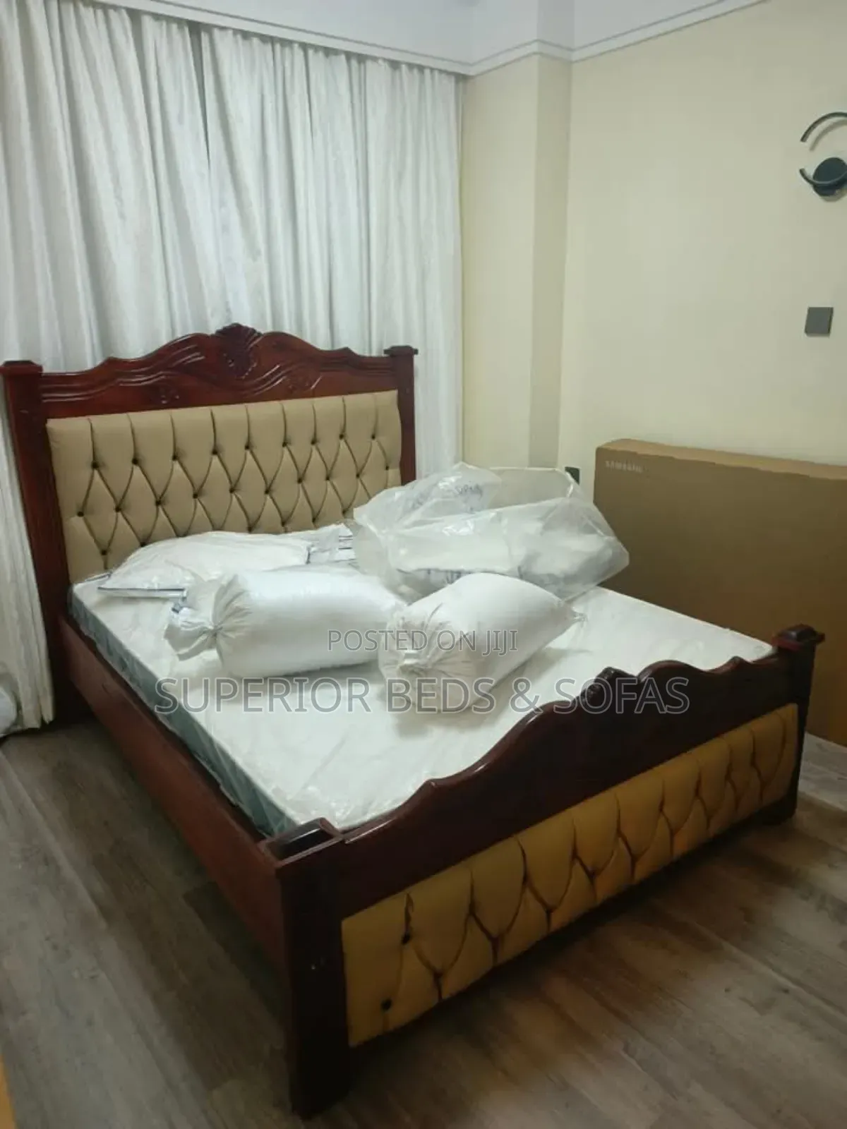 Classic Wooden Tufted Bed Size 5 by 6