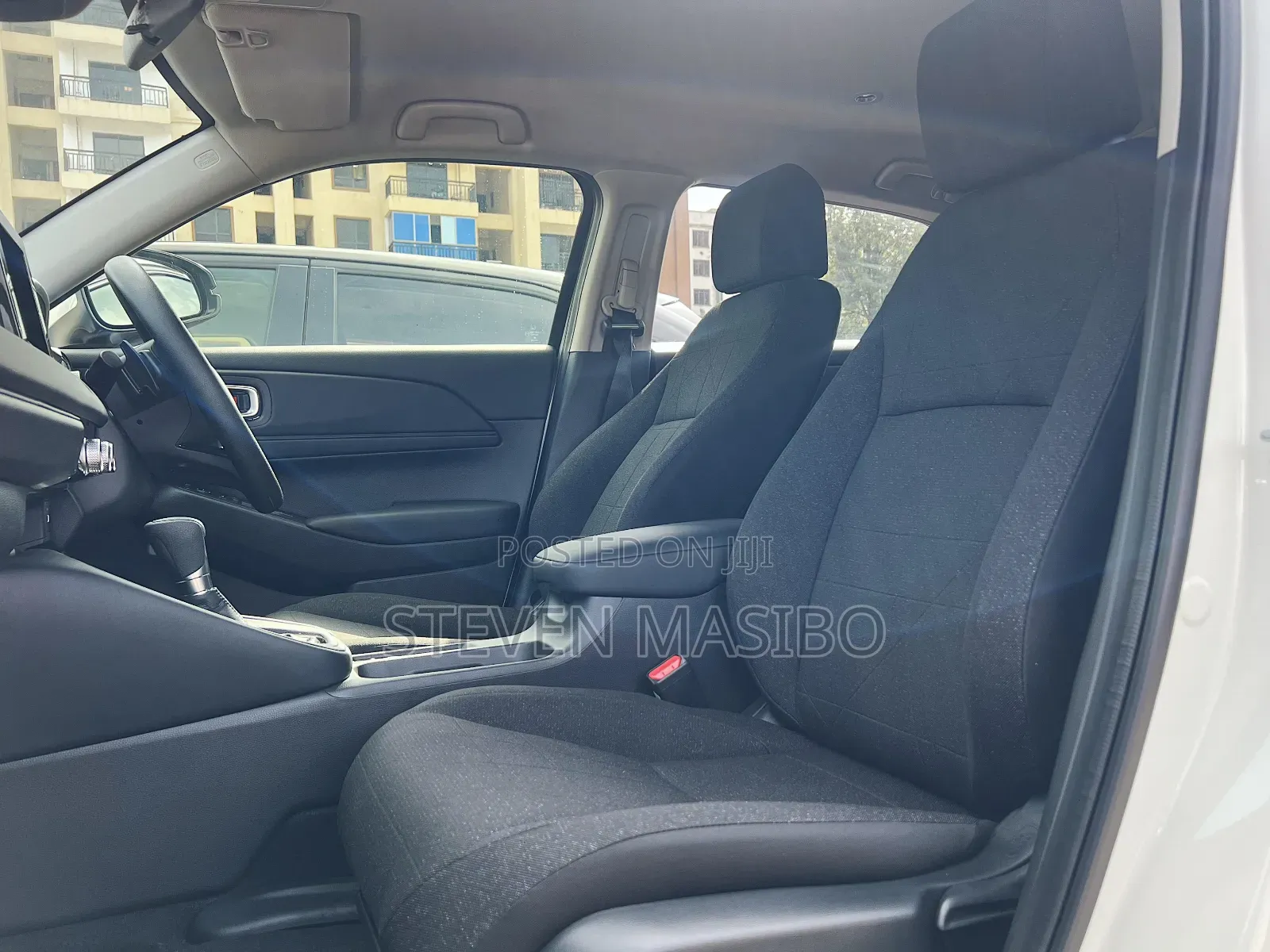 Honda Vezel 1.5 Hybrid 2WD 2021 White