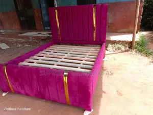 Pink Velvet Accent Bed Size 4 by 6