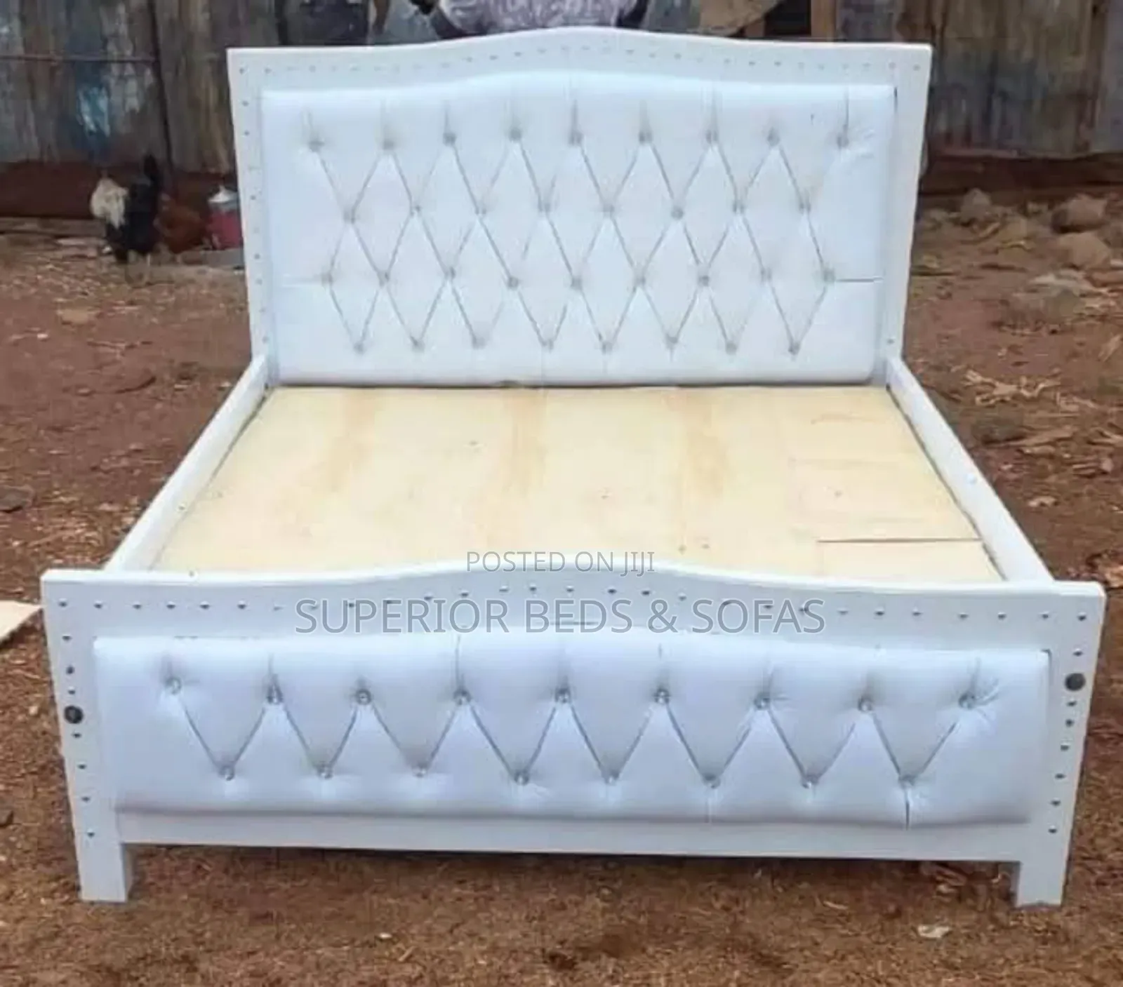 White Diamond Tufted Bed Size 5 by 6