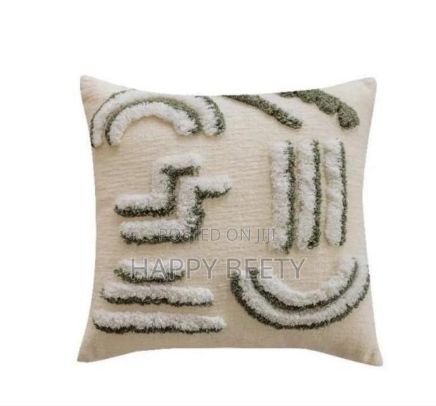 Boho Vintage Tufted Throw Pillow Covers With Tassels - thumbnail 4