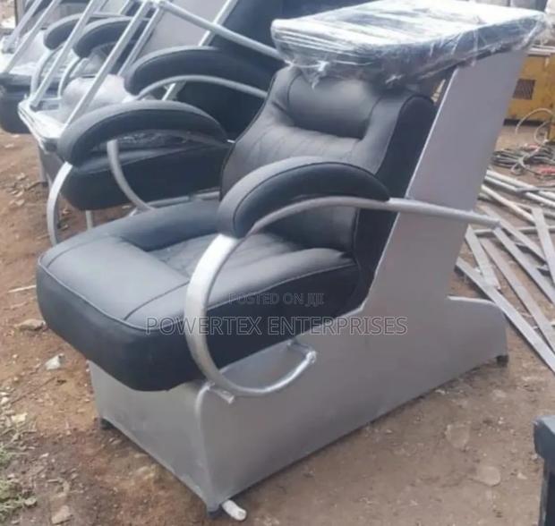 Modern Executive Barber Chair With Sink - main view