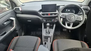 Toyota Raize 1.0 FWD 2019 Silver