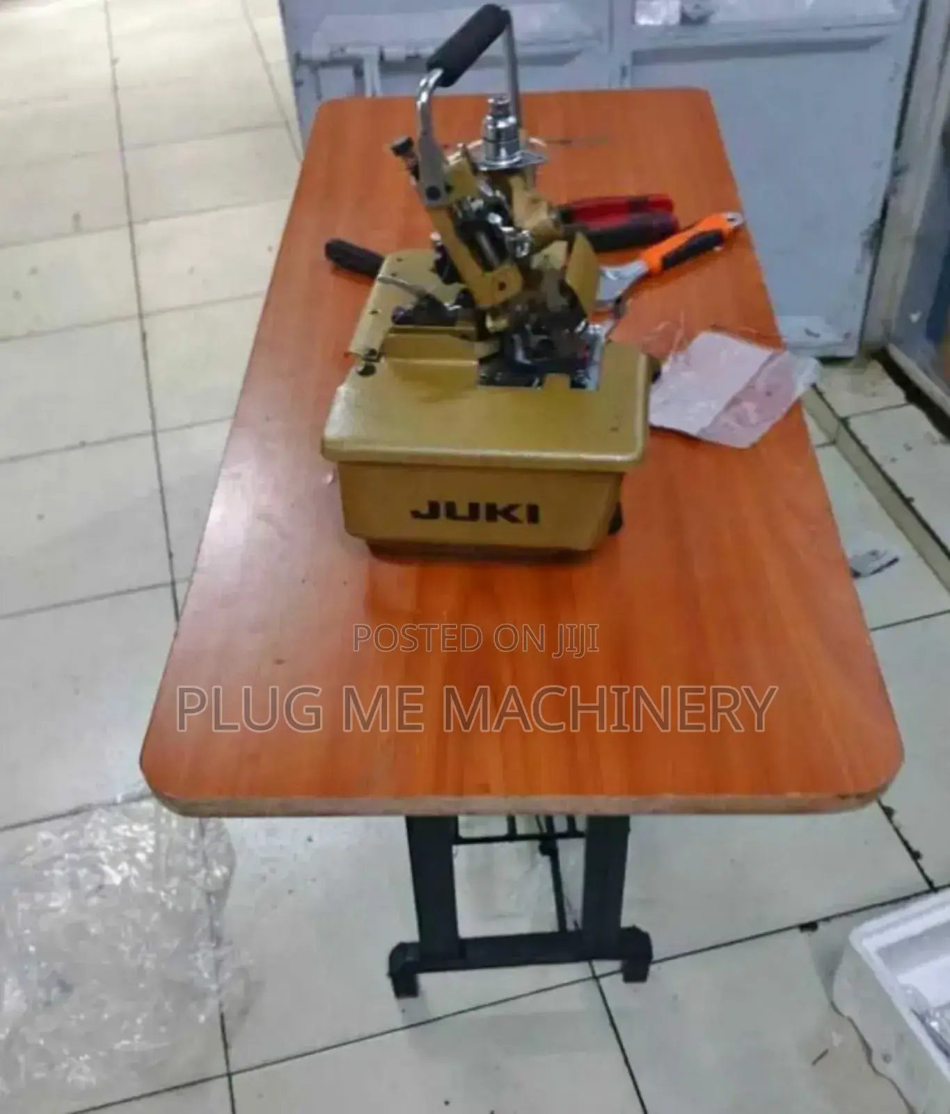 Overlock Sewing Machine With Table With Local Table