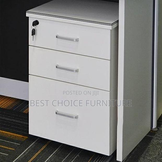 Office Workstations; Collaborative 6-Seater Multi-Coloured Office Desk - thumbnail 8