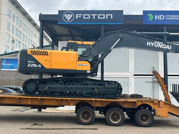 Hyundai Excavator - thumbnail 5