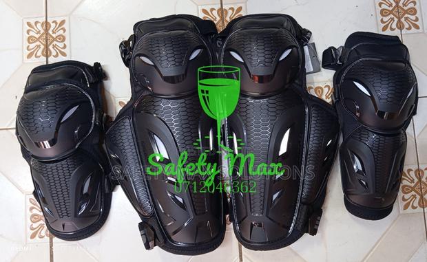 Motorcycle Knee and Elbow Guard/High Quality Knee/360 Degree