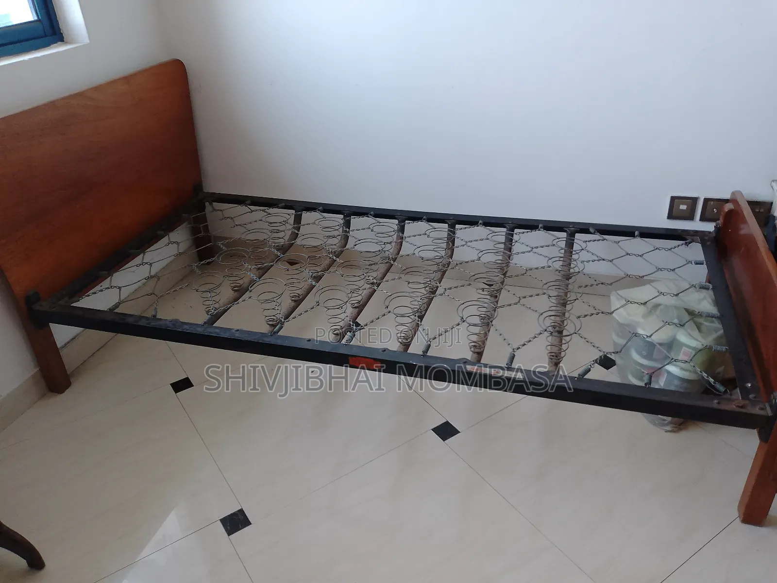 Vono Metal Spring Bed With Mattress for Sle