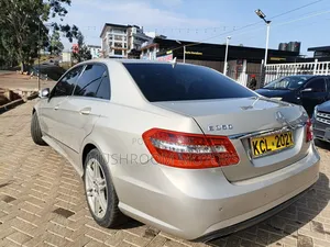 Mercedes-Benz E350 2010 Gold