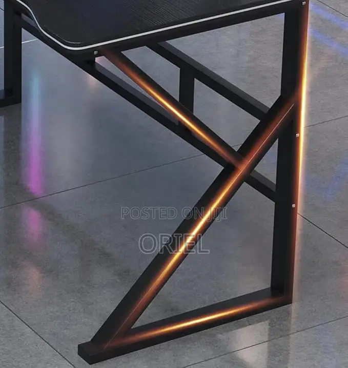 Gaming Desk : Modern Home/Office Gaming Desk