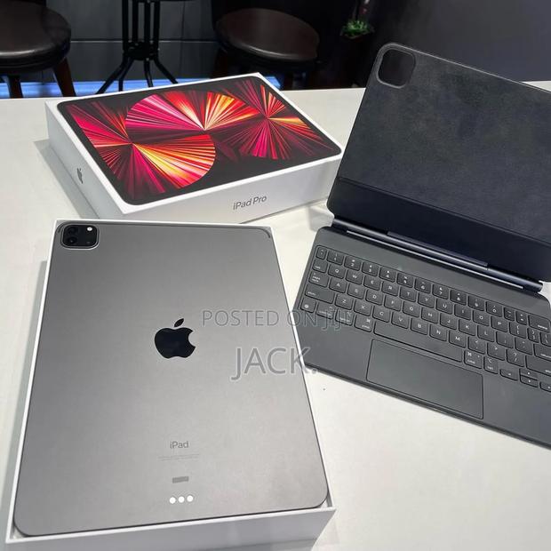 Apple iPad Pro 11 (2021) 128 GB Gray - main view