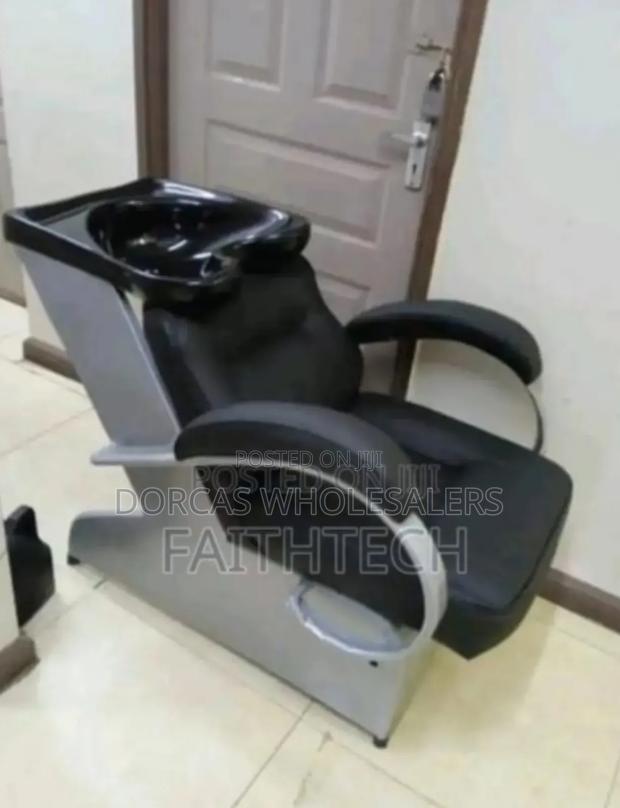Portable Assembled Executive Barber Chair - main view