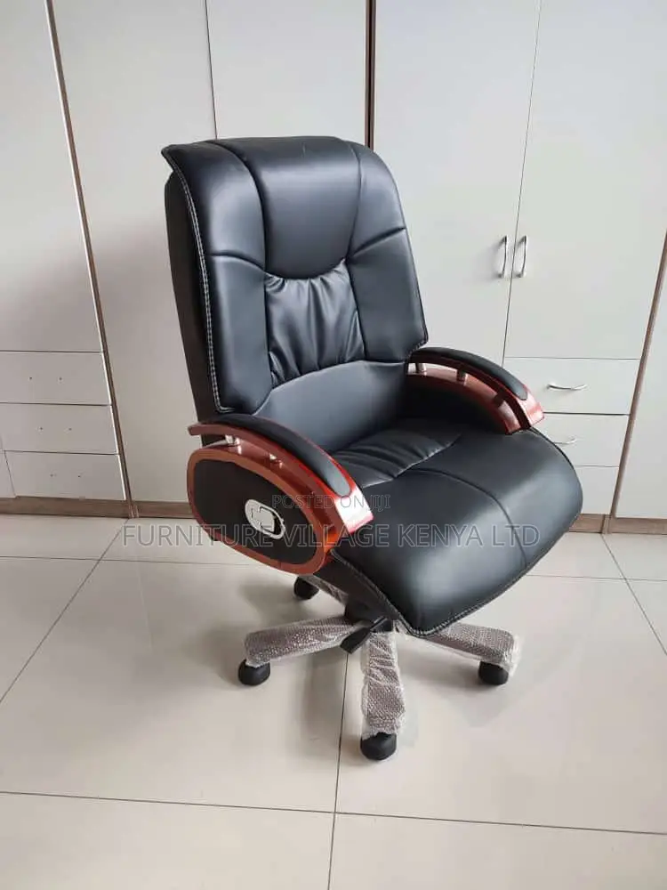 Directors Executive Seat
