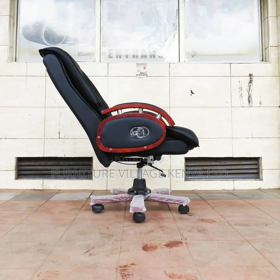 Directors Executive Seat
