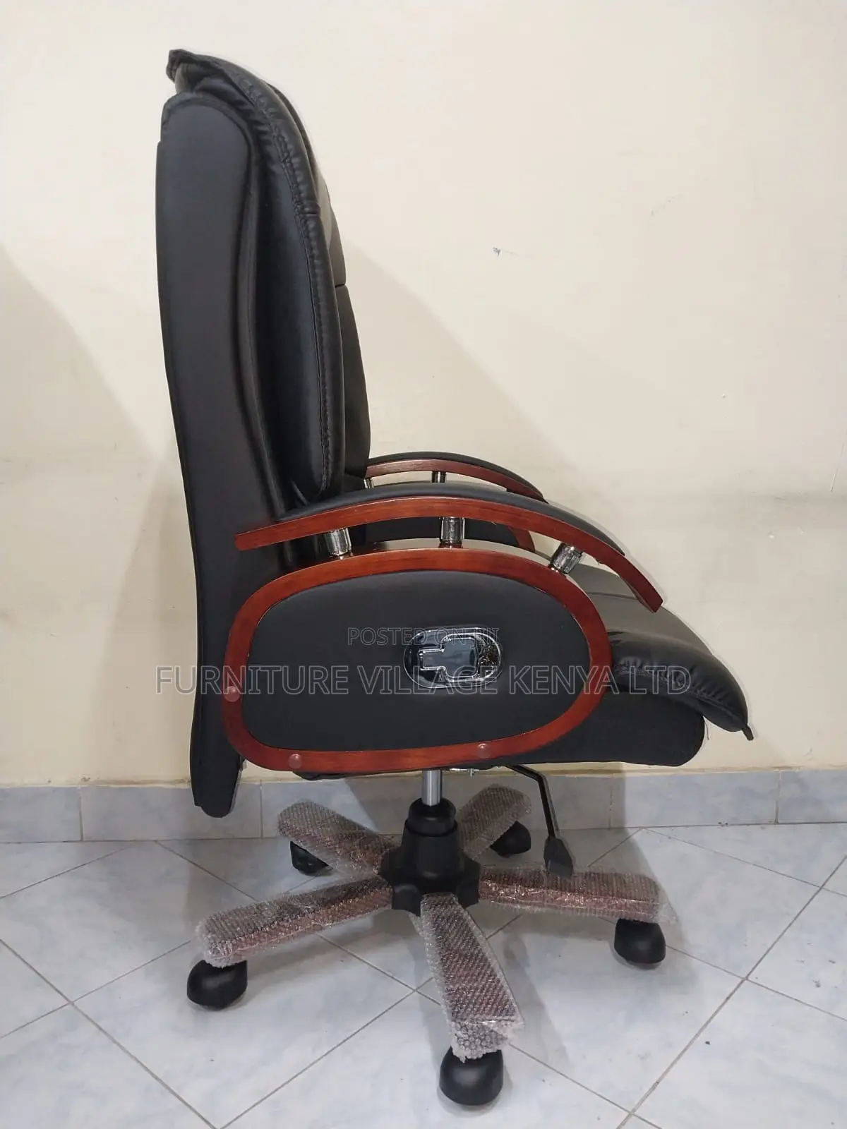Directors Executive Seat