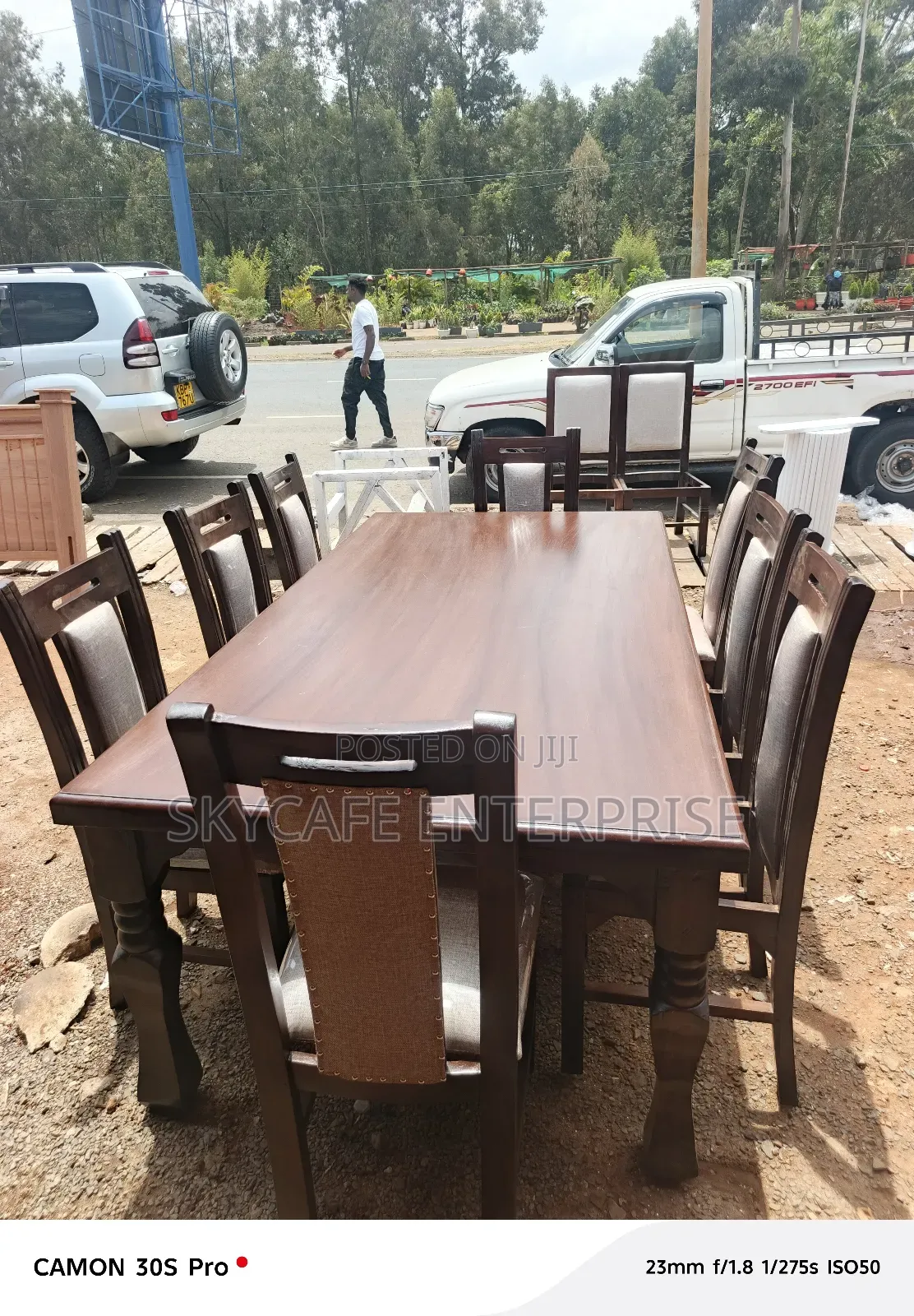 Modern 8 Seater