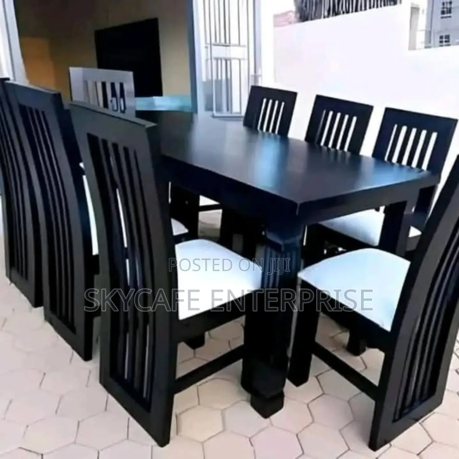 Modern 8 Seater