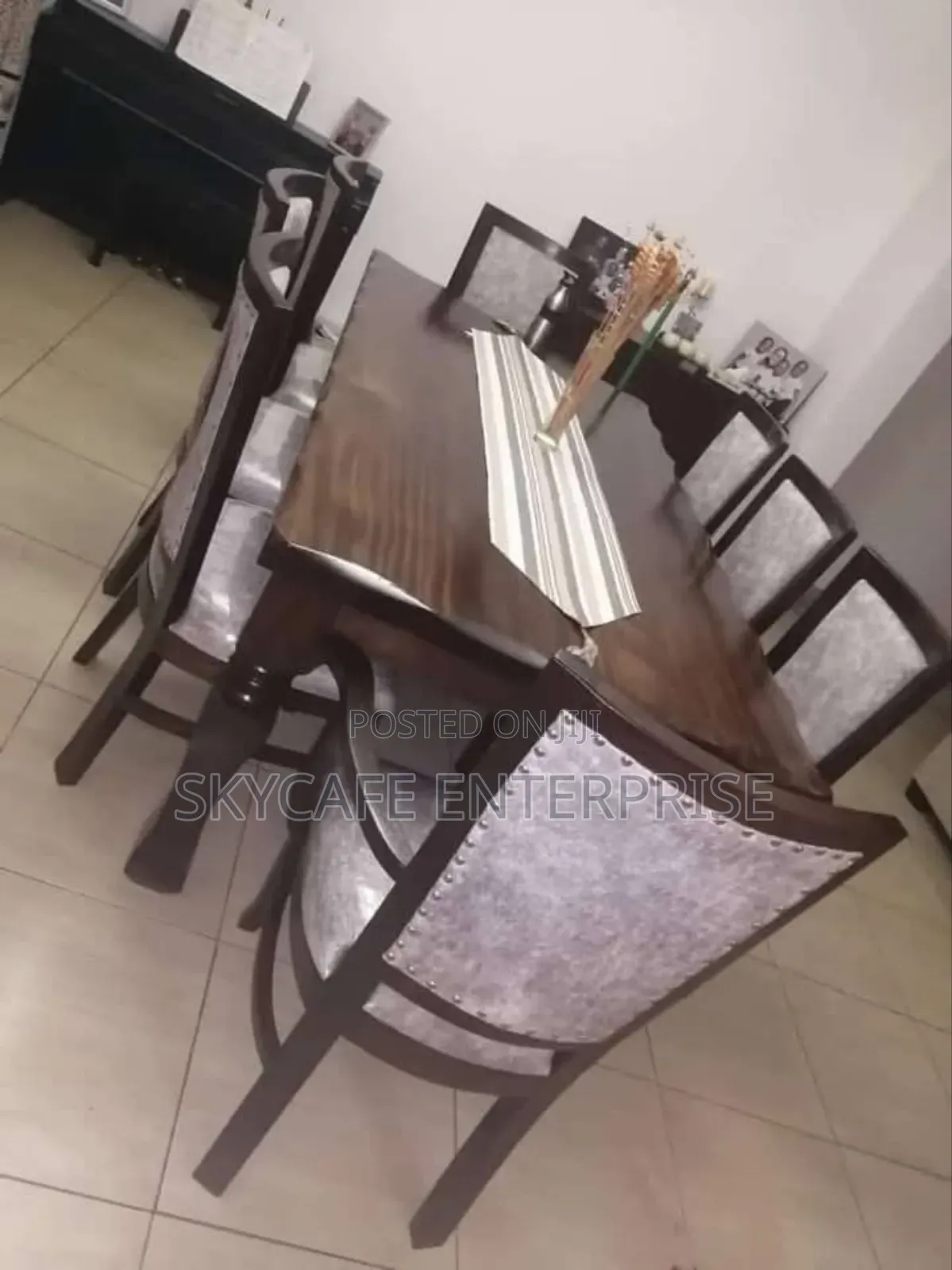 Modern 8 Seater