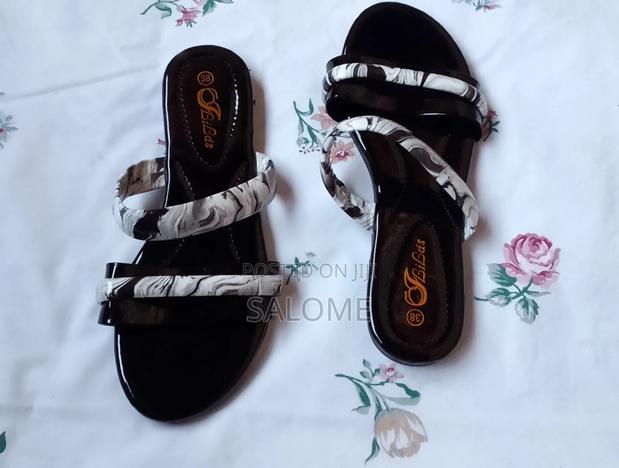 Sallie's Sandals - thumbnail 8