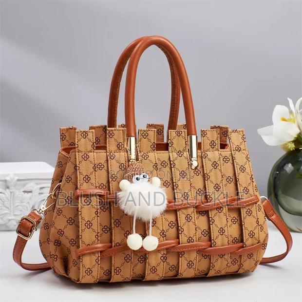 Sleek Handbag - thumbnail 4