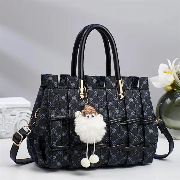 Sleek Handbag - thumbnail 5