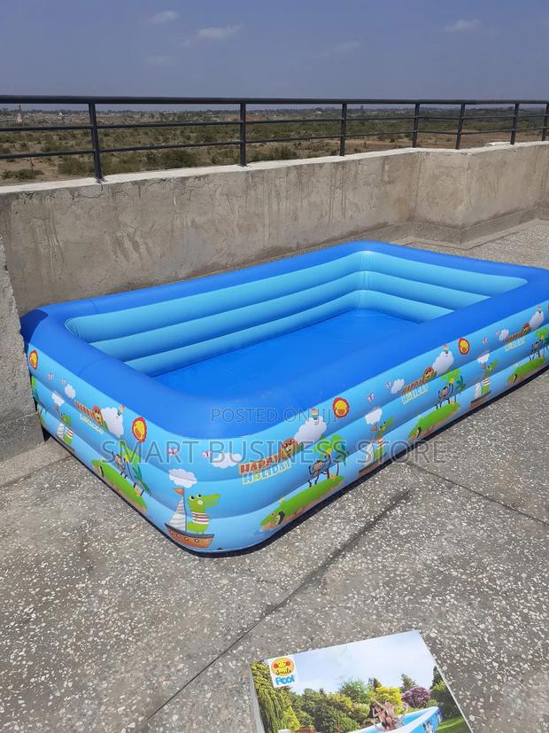 Garden Inflatable Swimming Pool - main view