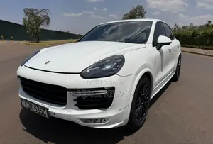 Porsche Cayenne GTS 4dr SUV AWD (3.6L 6cyl Turbo 8A) 2015 White