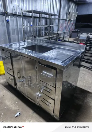 Optimized Pure Stainless Steel Kitchen Cabinet With a Washing Sink