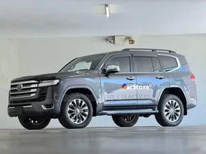 Toyota Land Cruiser LC300 2022 Gray