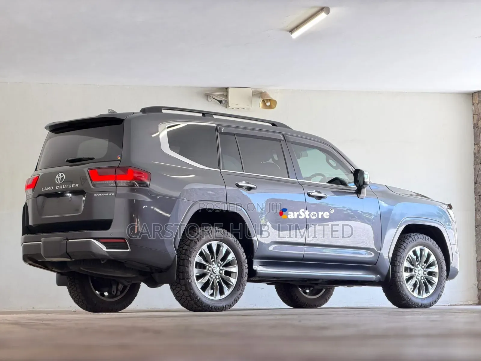 Toyota Land Cruiser LC300 2022 Gray