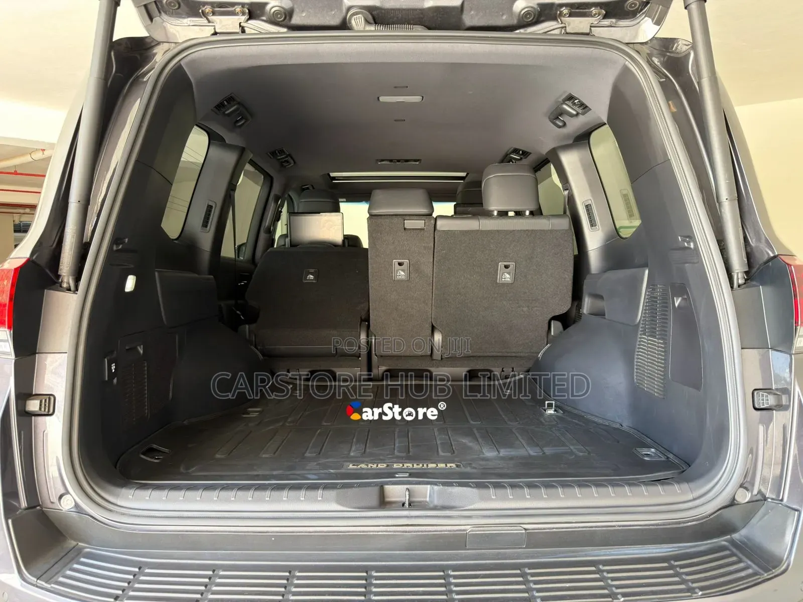 Toyota Land Cruiser LC300 2022 Gray