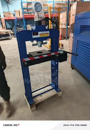 30t Press Shop/Hydraulic Press Machine With Gauge