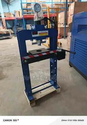 30t Press Shop/Hydraulic Press Machine With Gauge