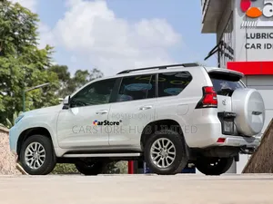 Toyota Land Cruiser Prado 2.8 2022 Silver