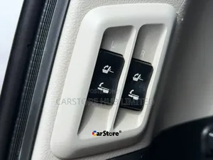 Toyota Land Cruiser Prado 2.8 2022 Silver