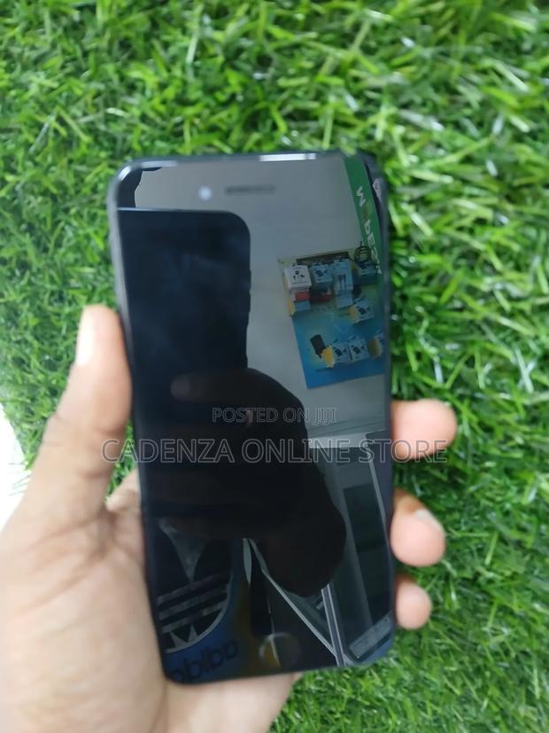 Apple iPhone SE (2022) 64 GB Black - thumbnail 3