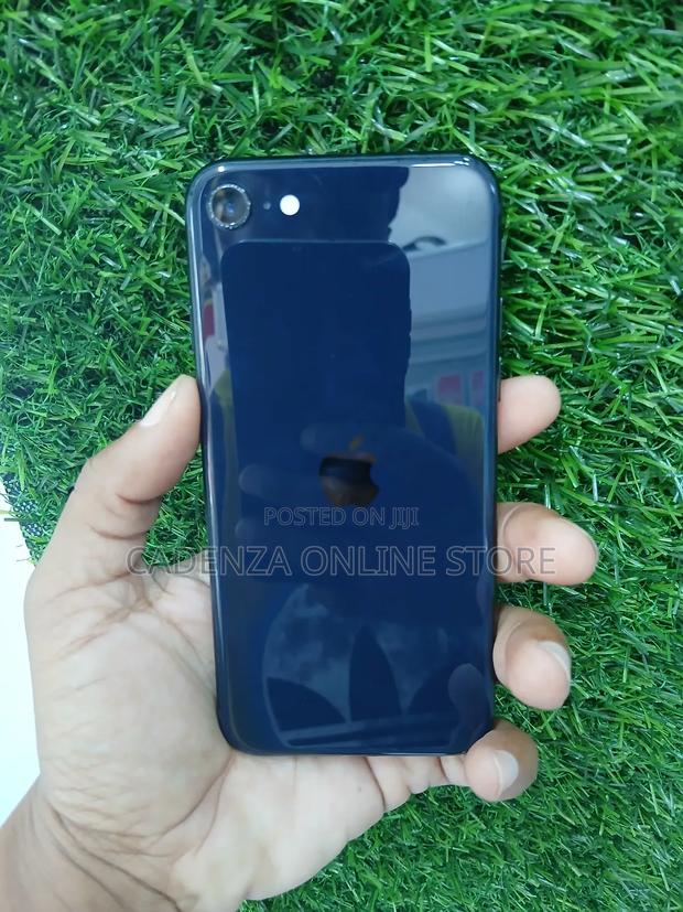 Apple iPhone SE (2022) 64 GB Black - thumbnail 7