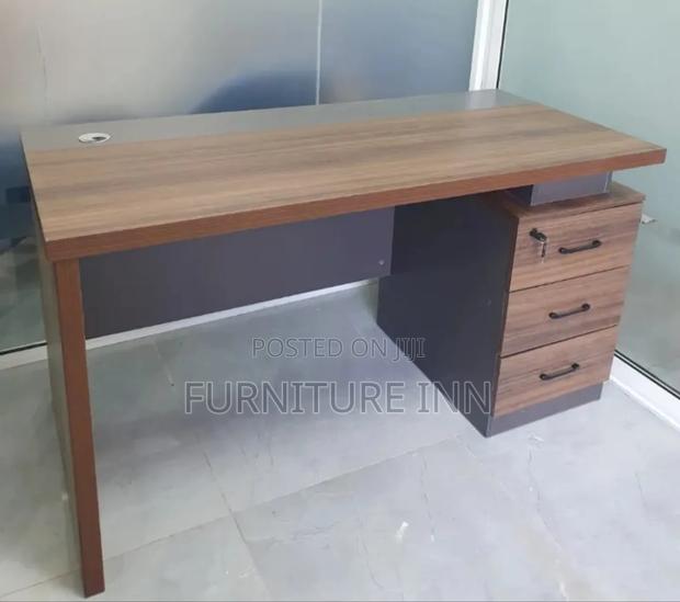 Office Table: Comfortable Office Table - main view